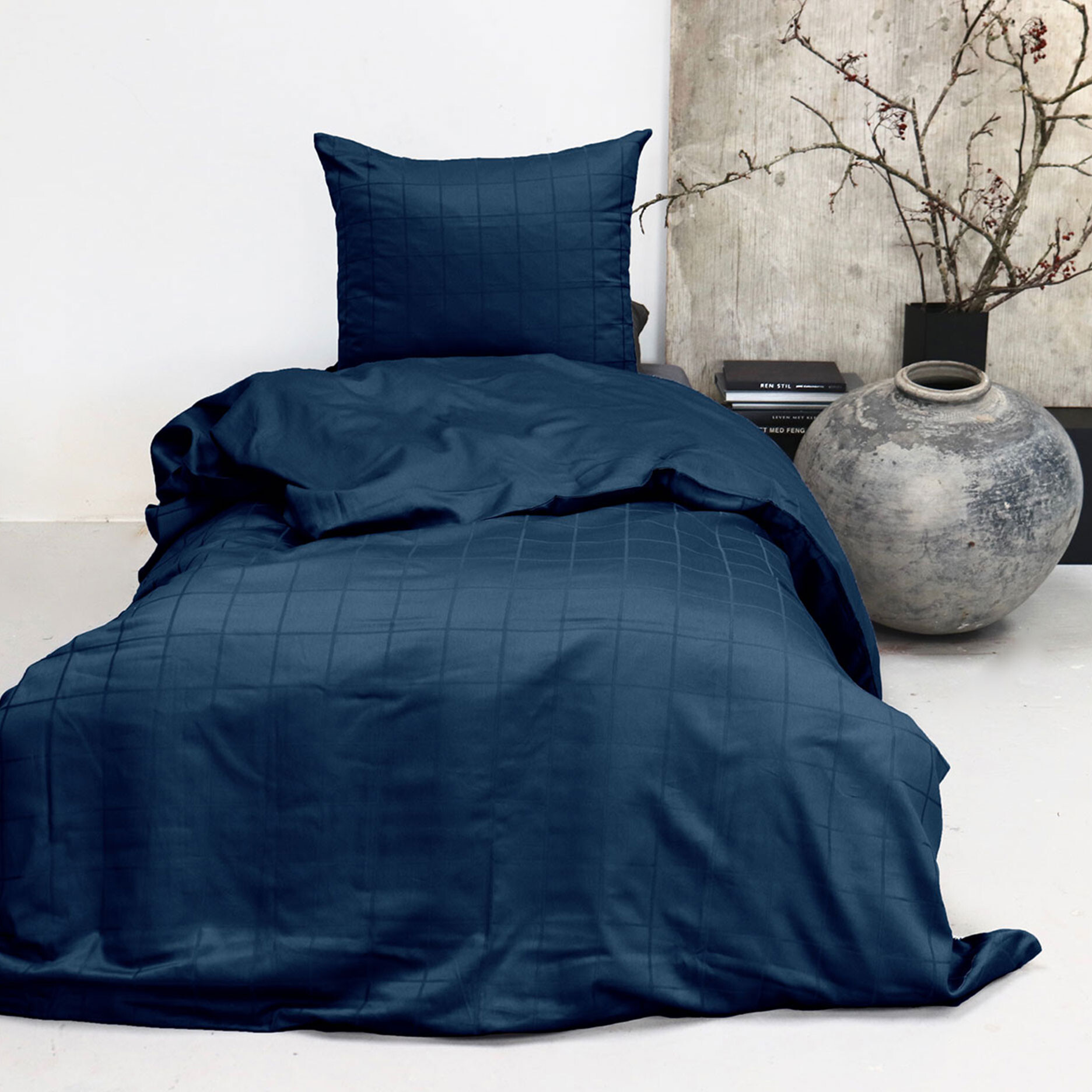 Køb OMHU Mega tern sengetøj 140x220 cm navy lige | Lækker kvalitet | Hurtig fragt!