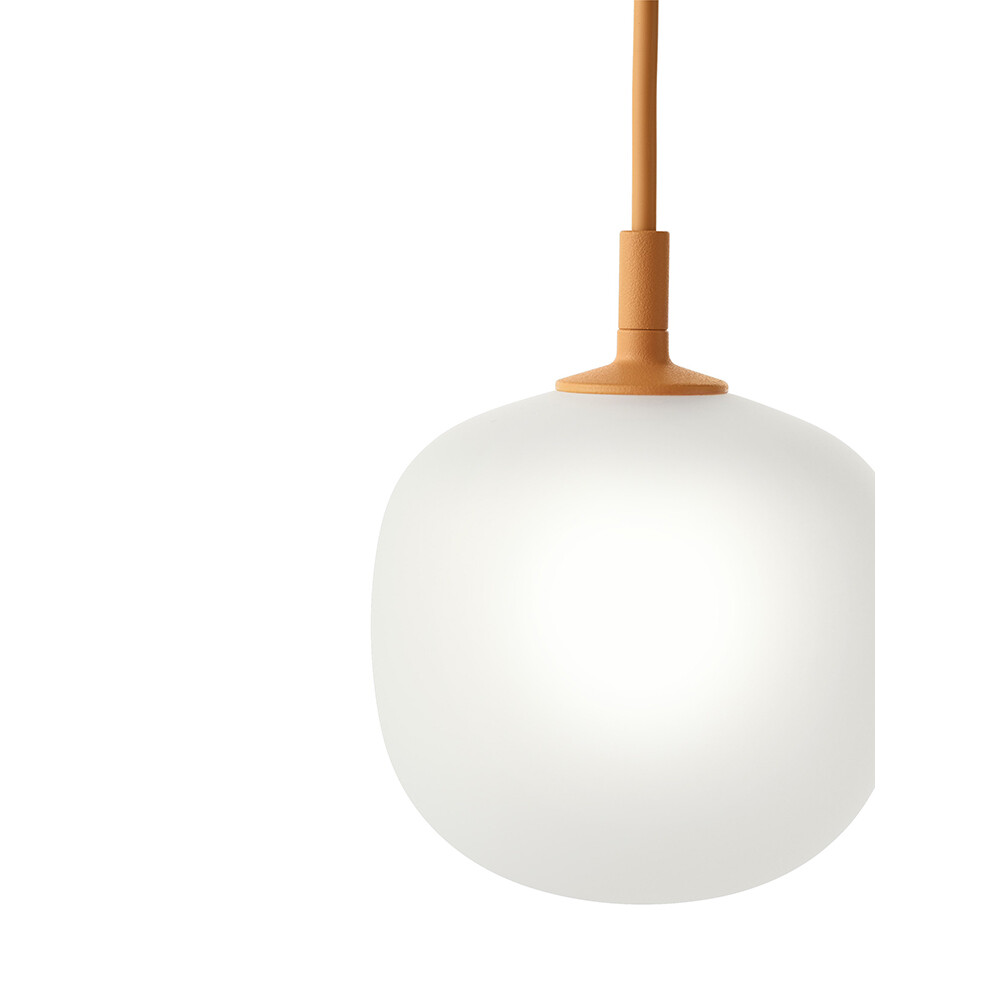 5713294764613-rime-pendel-oe12-whiteorange-muuto2.jpg?v=108660913