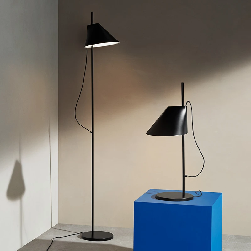 eenzaam Secretaris Versnellen Yuh Table Lamp Black - Louis Poulsen - Buy here