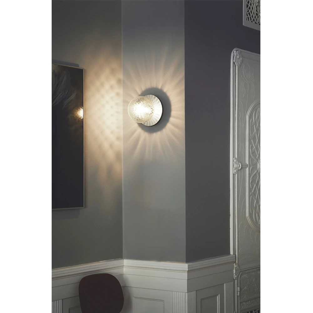 Liila 1 VæglampeLoftlampe Light SilverOptic Clear Nuura Liila 1 VæglampeLoftlampe Light SilverOptic Clear Nuura