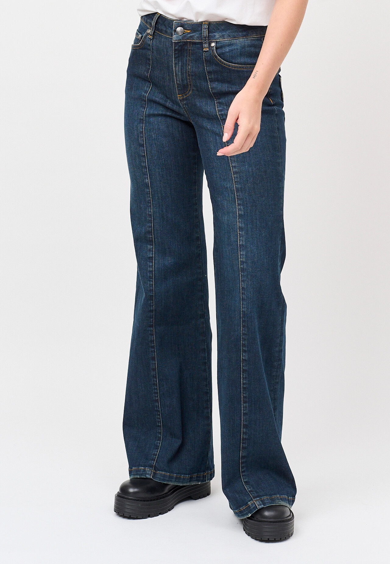 CRÉTON CRVolume wide leg denim jeans (DEEP DARK DENIM 26 IN)