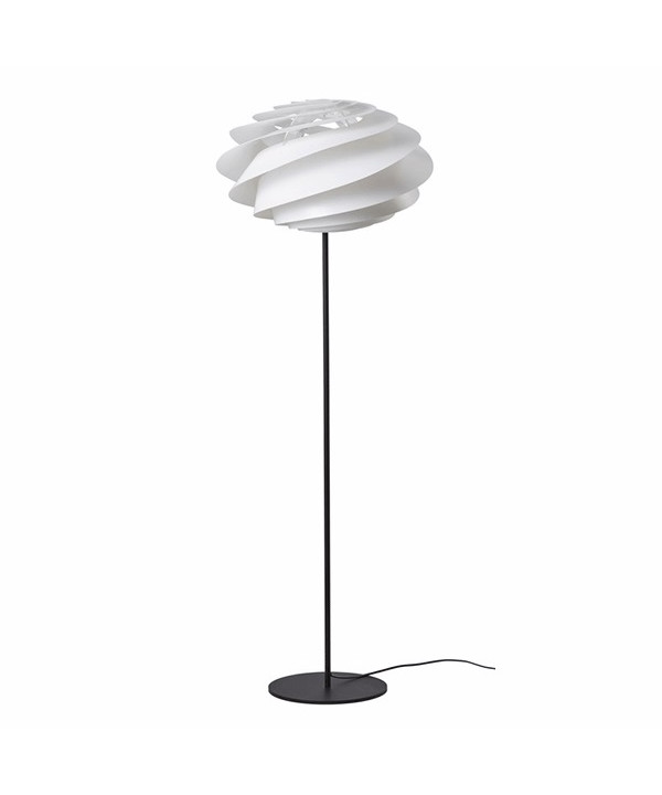 Le Klint – Swirl Golvlampa Svarf/Vit