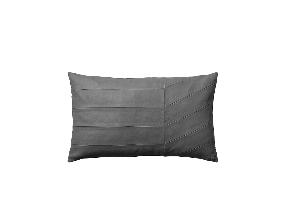 AYTM – Coria Cushion Mörk Grå