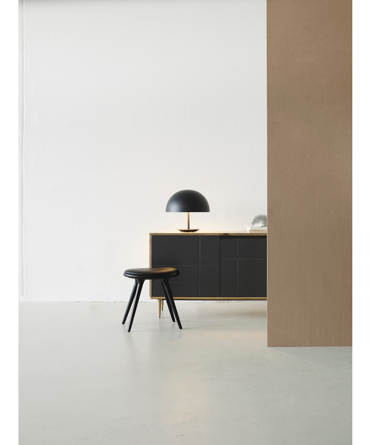 Dome Bordlampe Sort