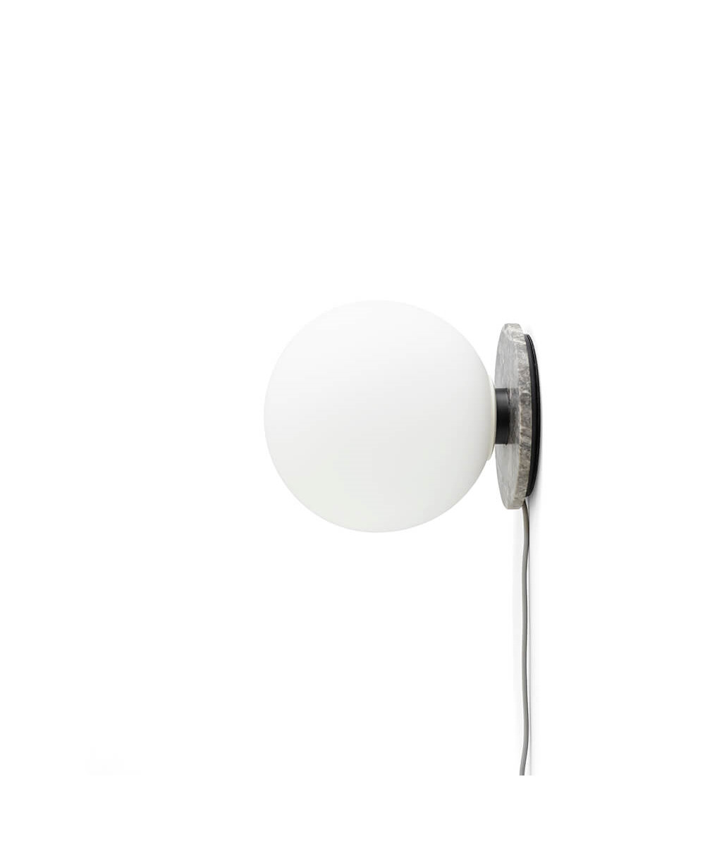 Menu – TR Bulb Bordlampe/Væglampe Grey Marble m/Shiny Opal Bulb