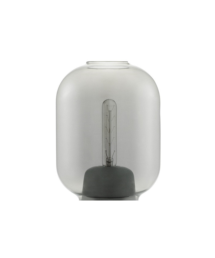 Normann Copenhagen – Amp Glas t/Bordslampa Rök