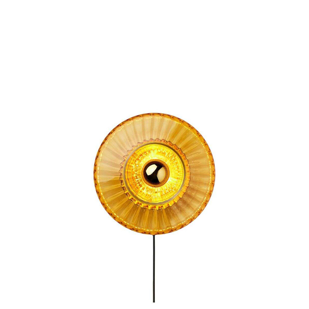 6: Design By Us - New Wave Optic Væglampe Amber